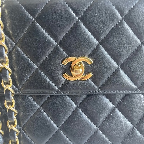 Chanel Black Vintage Large Tote Bag- Rare & Limited Edition- 100% Authentic - Picture 8 of 10